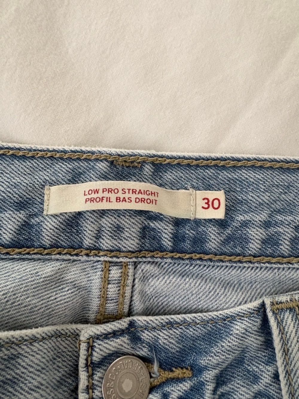 Levi’s Low Pro Medium Wash Jeans - Picture 9 of 11